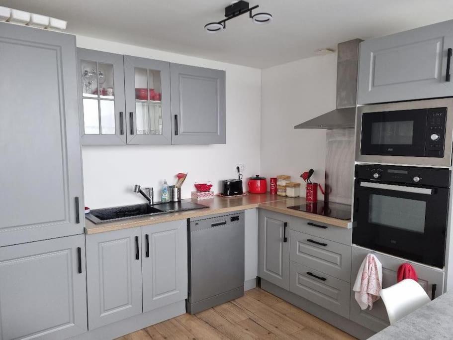 Appartement Tres Lumineux Egat Екстериор снимка