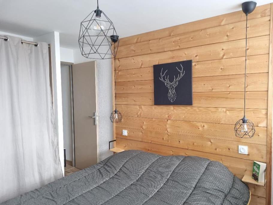 Appartement Tres Lumineux Egat Екстериор снимка