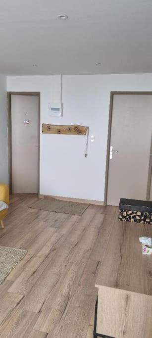 Appartement Tres Lumineux Egat Екстериор снимка