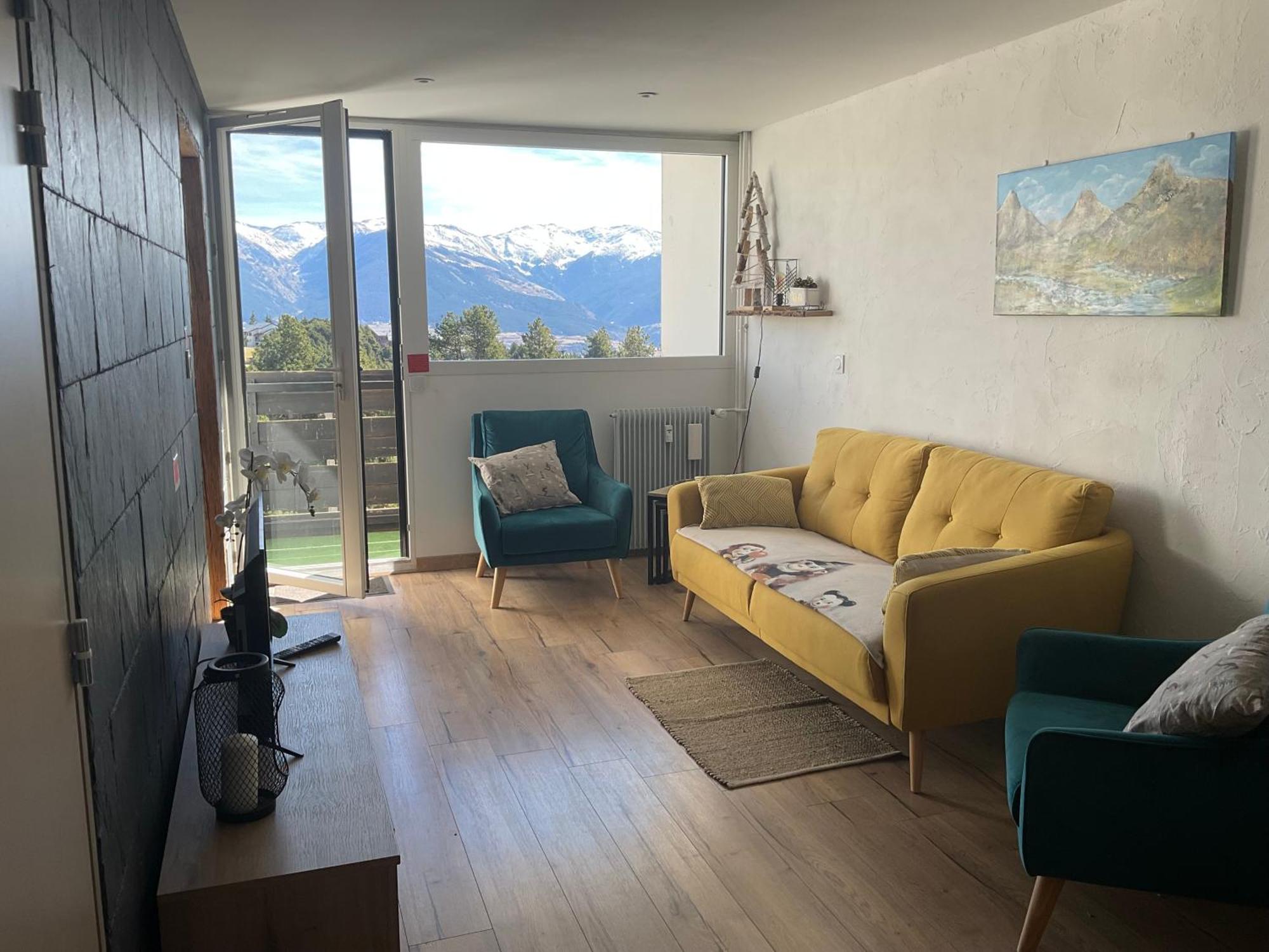 Appartement Tres Lumineux Egat Екстериор снимка