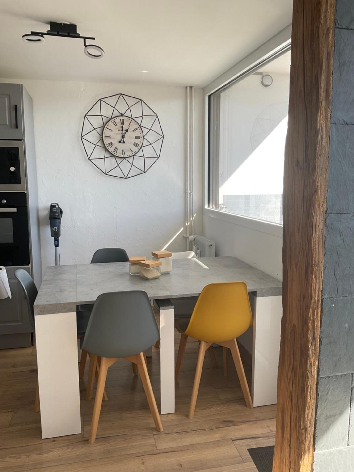 Appartement Tres Lumineux Egat Екстериор снимка